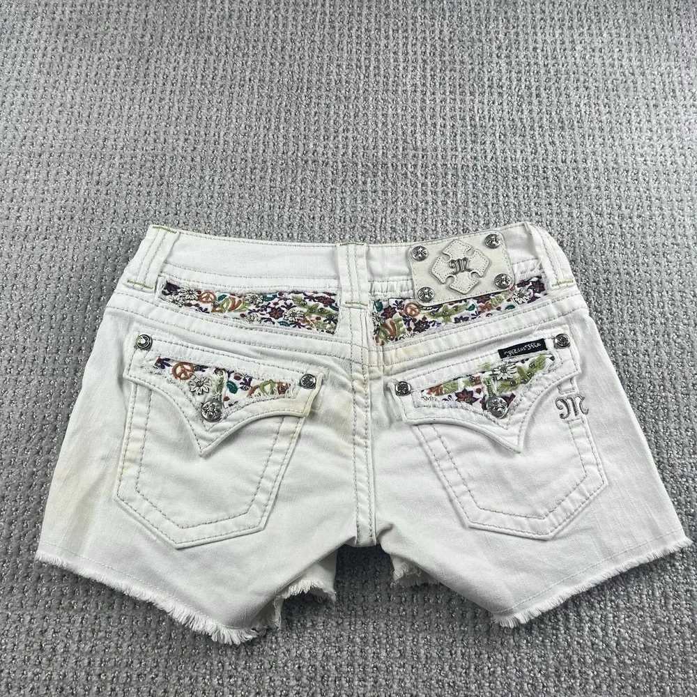 Miss Me Womens Jean Shorts White Denim Size 27 Floral Embellished Pockets